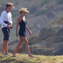 Heidi Klum y Vito Schnabel durante un día de montaña en San Bartolomé