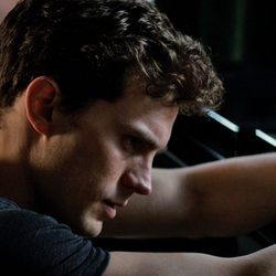 Fotograma de 'Cincuenta sombras de Grey' con Jamie Dornan