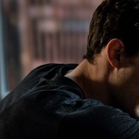 Fotograma de 'Cincuenta sombras de Grey' con Jamie Dornan