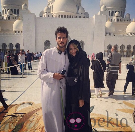 Alba Carrillo y Feliciano López visitando la Gran Mezquita de Abu Dabi