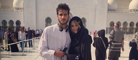 Alba Carrillo y Feliciano López visitando la Gran Mezquita de Abu Dabi