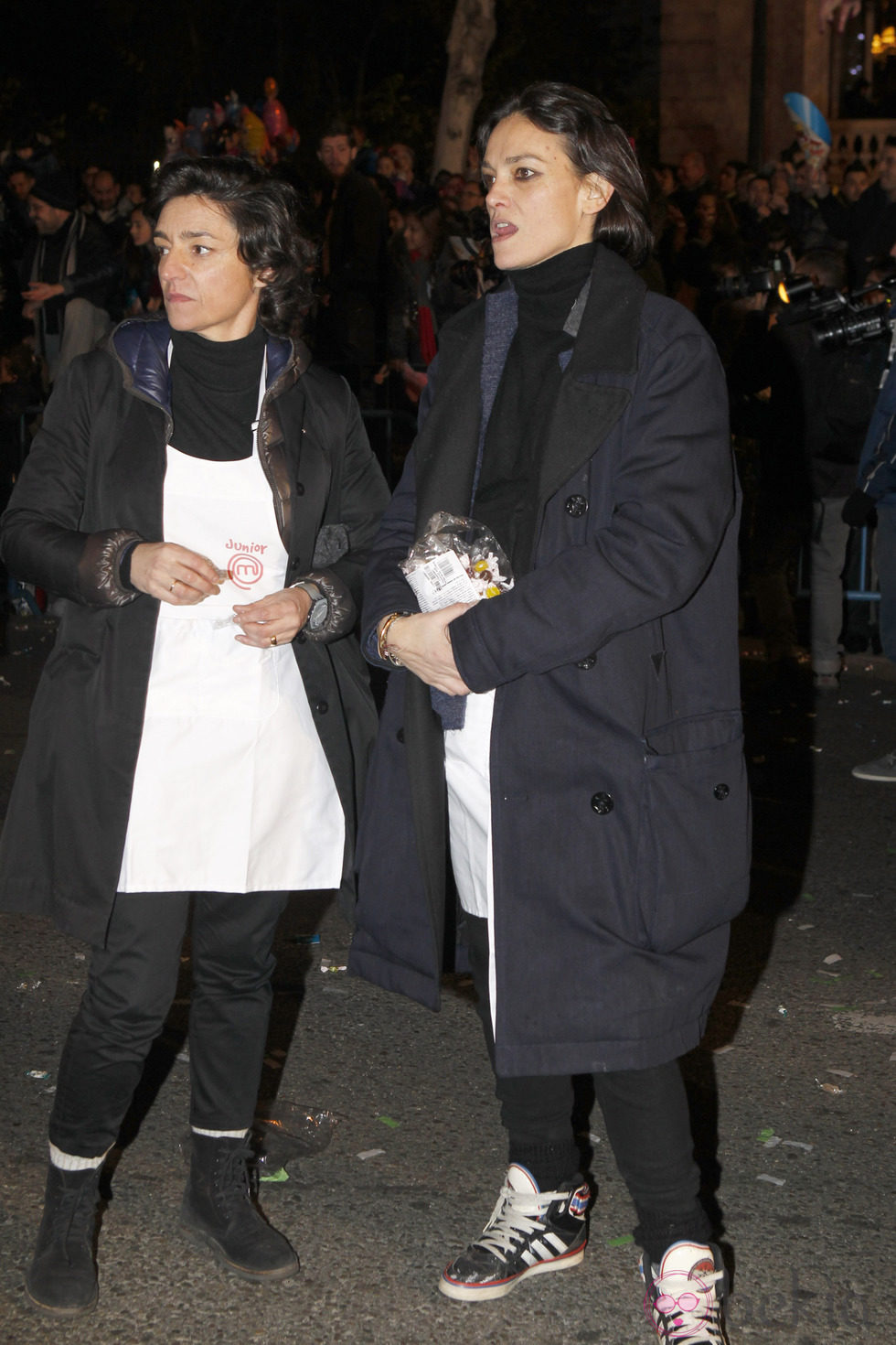 Laura Ponte repartiendo caramelos en la Cabalgata de Reyes de Madrid 2015