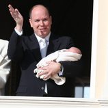 El Príncipe Alberto con su hijo Jacques en su presentación oficial