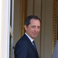 Gad Elmaleh en la presentación oficial de los mellizos Jacques y Gabriella