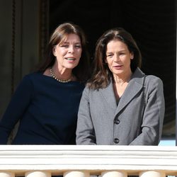 Las Príncesas Estefanía y Carolina de Mónaco en la presentación de los mellizos Jacques y Gabriella