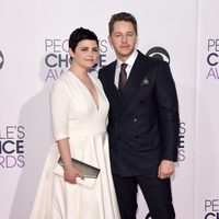 Ginnifer Goodwin y Josh Dallas en los People's Choice Awards 2015