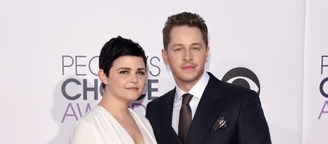 Ginnifer Goodwin y Josh Dallas en los People's Choice Awards 2015