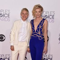 Ellen DeGeneres y Portia de Rossi en los People's Choice Awards 2015