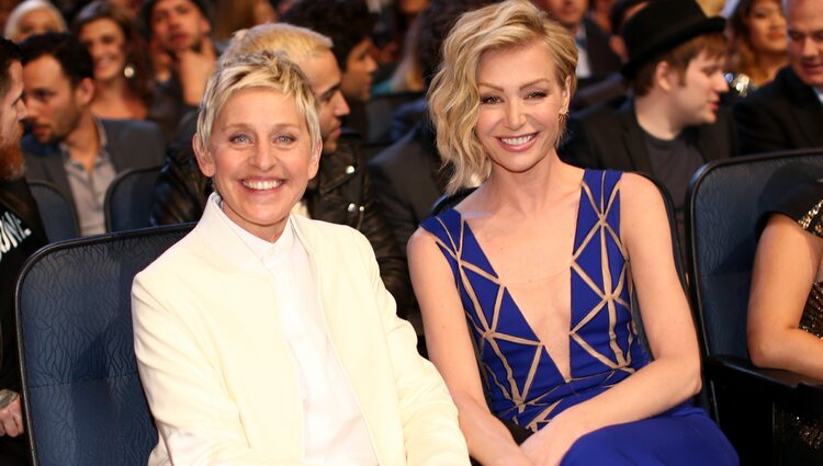 Ellen DeGeneres y Portia de Rossi en la gala de los People's Choice Awards 2015