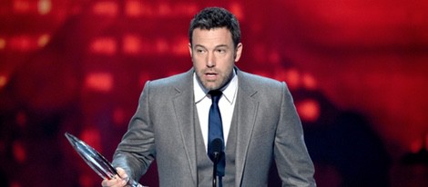 Ben Affleck recogiendo su galardón en los People's Choice Awards 2015