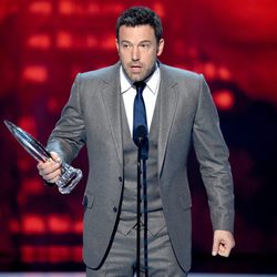 Ben Affleck recogiendo su galardón en los People's Choice Awards 2015