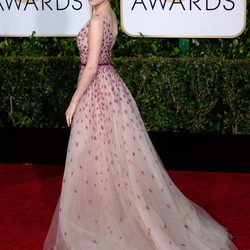 Anna Kendrick en la alfombra roja de los Globos de Oro 2015