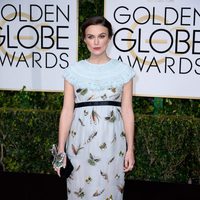 Keira Knightley en la alfombra roja de los Globos de Oro 2015