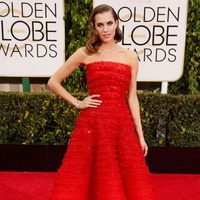 Allison Williams en los Globos de Oro 2015