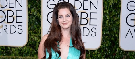 Lana del Rey en la alfombra roja de los Globos de Oro 2015