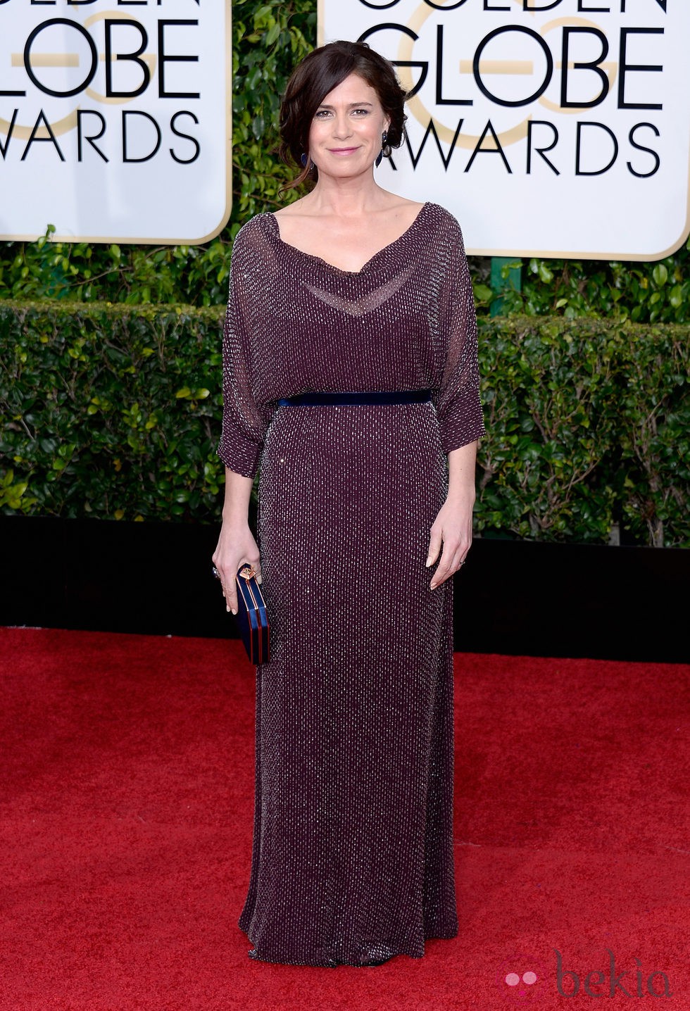 Maura Tierney en la alfombra roja de los Globos de Oro 2015