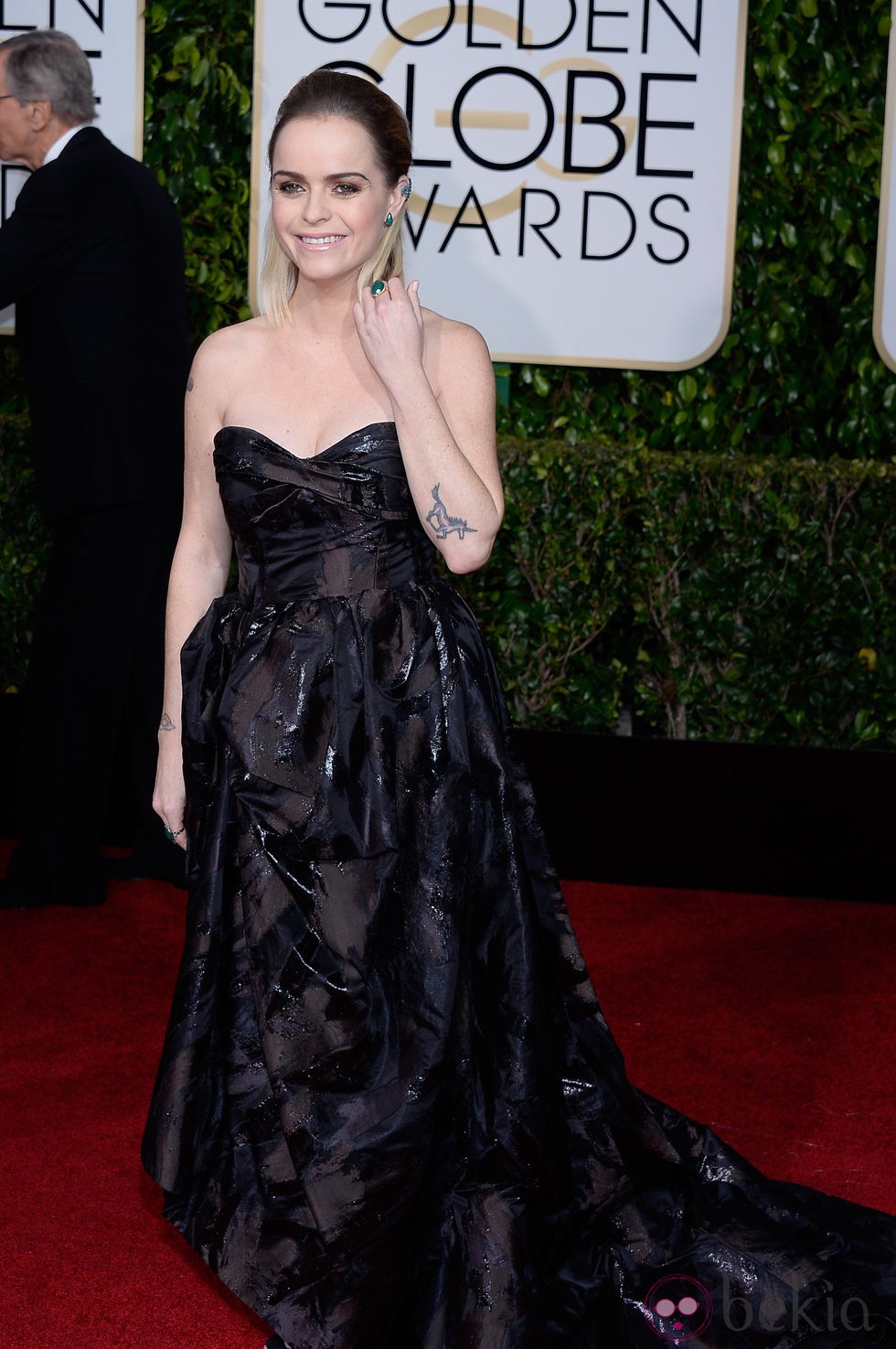 Taryn Manning en la alfombra roja de los Globos de Oro 2015