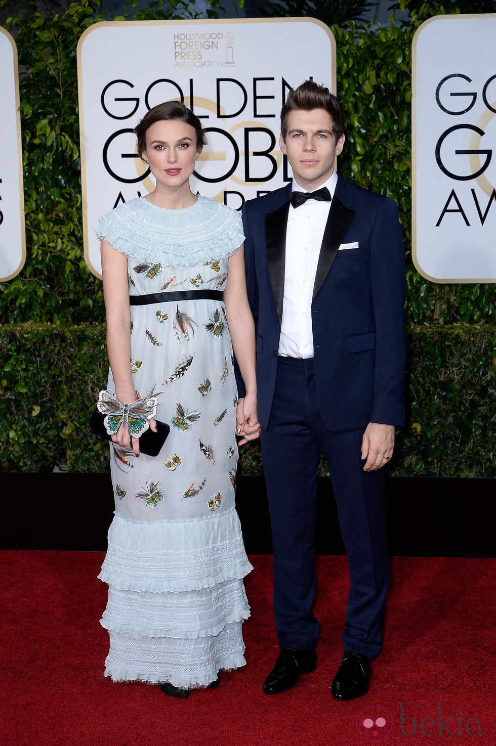 Keira Knightley y James Righton en la alfombra roja de los Globos de Oro 2015