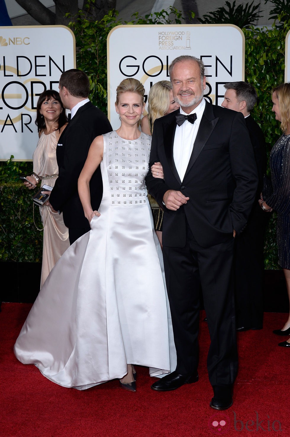 Kayte Walsh y Kelsey Grammer en la alfombra roja de los Globos de Oro 2015