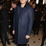 James Norton en el desfile de Burberry otoño/invierno 2015 de la Semana de la Moda Masculina de Londres