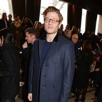 James Norton en el desfile de Burberry otoño/invierno 2015 de la Semana de la Moda Masculina de Londres