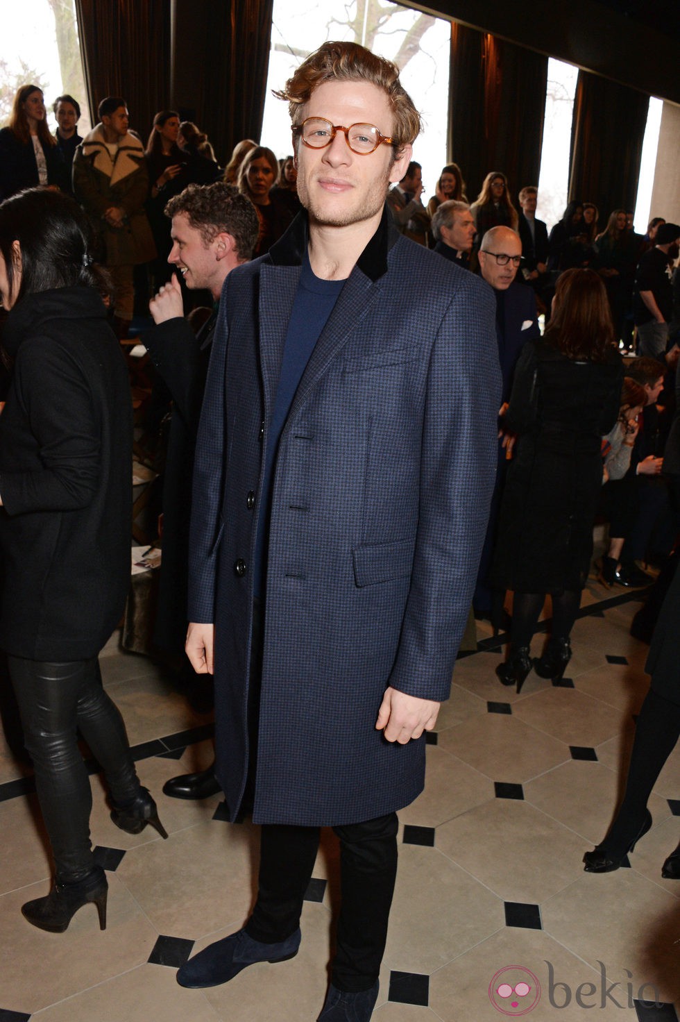 James Norton en el desfile de Burberry otoño/invierno 2015 de la Semana de la Moda Masculina de Londres