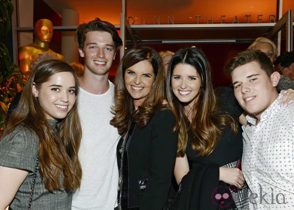 Maria Shriver con sus hijos Christina, Patrick, Katherine y Christopher Schwarzenegger