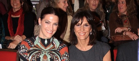 Laura Sánchez con Pastora Vega en su pasarela 'We love flamenco' 2015 en Sevilla