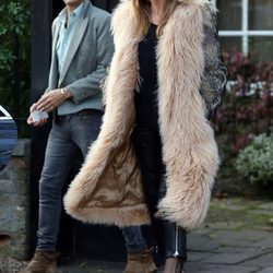 Kate Moss a la salida de su casa en Londres el día de su 41 cumpleaños