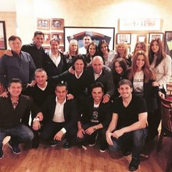 Sara Carbonero, Paula Echevarría, Iker Casillas, David Bustamante y Poty celebran con unos amigos una cena posnavideña