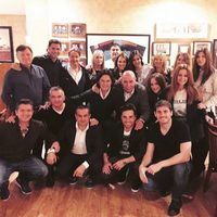 Sara Carbonero, Paula Echevarría, Iker Casillas, David Bustamante y Poty celebran con unos amigos una cena posnavideña