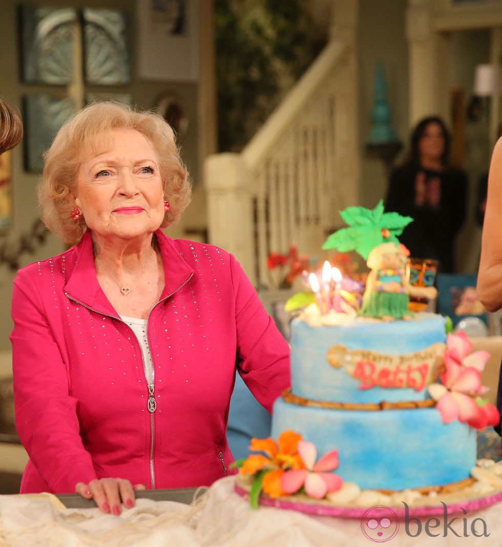 Betty White el día de su 93 cumpleaños