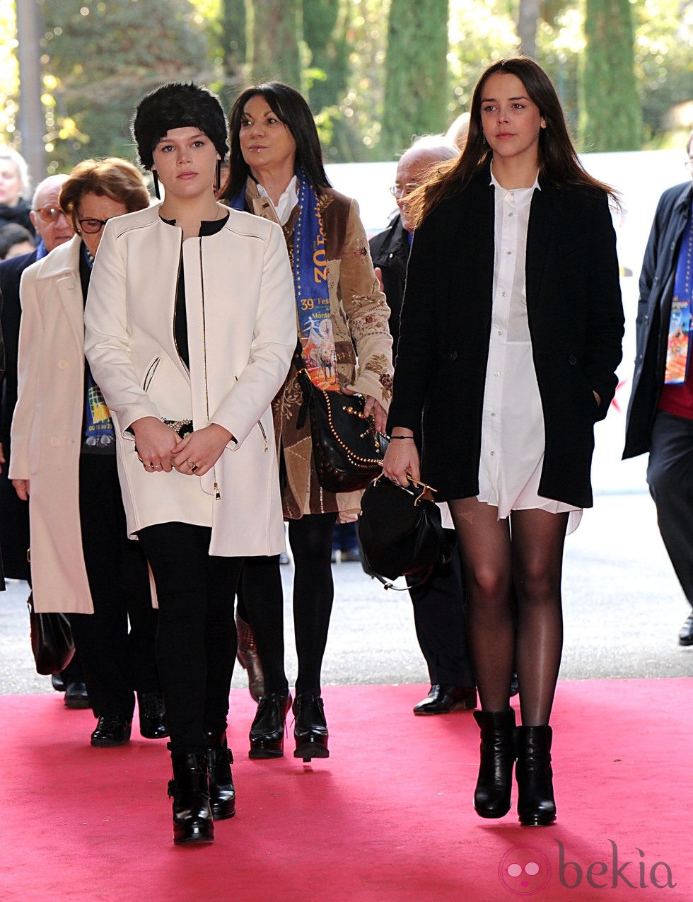 Camille Gottlieb y Pauline Ducruet en el Festival de Circo de Monte-Carlo 2015