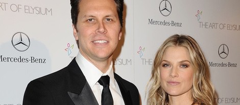 Ali Larter y Hayes MacArthur en la gala 'The Art of Elysium' 