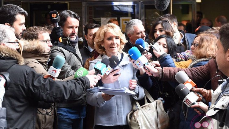 Esperanza Aguirre llega al juicio por el incidente en la Gran Vía