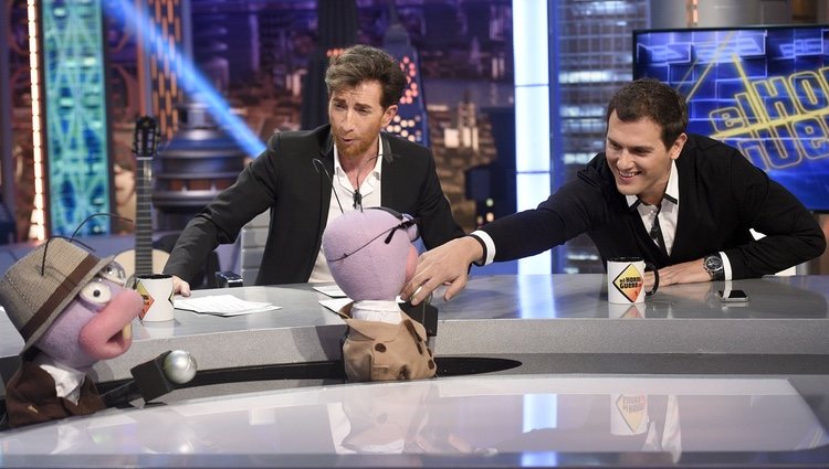 Albert Rivera con Pablo Motos con Trancas y Barrancas en 'El Hormiguero'