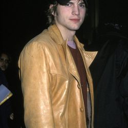 Ashton Kutcher en la fiesta 'Saturday Night Live' de 2001