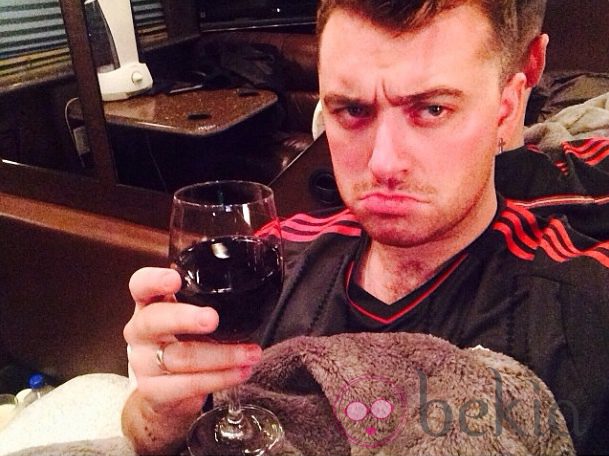 Sam Smith insinúa que ha roto con su novio Jonathan Zeizel en Instagram