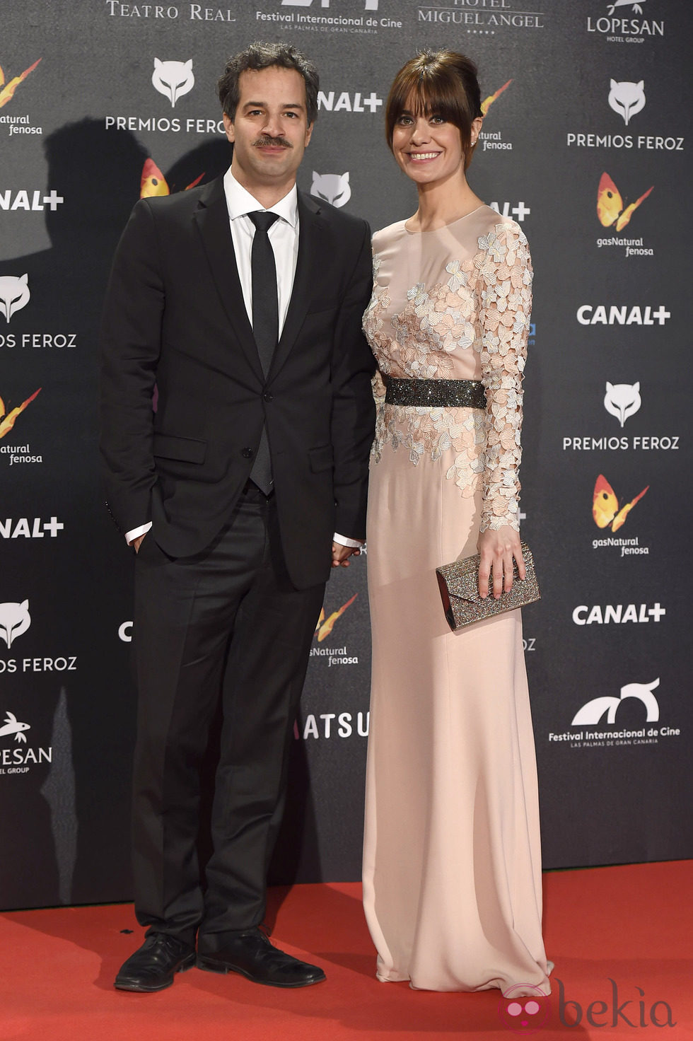 Alexandra Jiménez y su pareja, Luis Rallo, en la alfombra roja de los Premios Feroz 2015