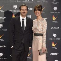 Alexandra Jiménez y su pareja, Luis Rallo, en la alfombra roja de los Premios Feroz 2015