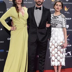 Yolanda Ramos, María León y Paco León en la alfombra roja de los Premios Feroz 2015