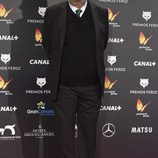 Enrique González Macho, presidente de la Academia de Cine Española, en la alfombra roja de los Premios Feroz 2015