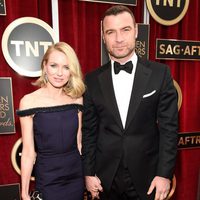 Naomi Watts y Liev Schreiber en la alfombra roja de los Screen Actors Guild Awards 2015