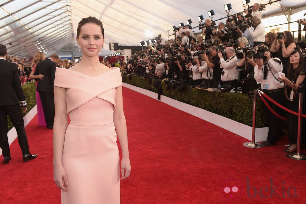 Felicity Jones en la alfombra roja de los Screen Actors Guild Awards 2015