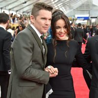 Ethan Hawke, Lorelei Linklater y Ellar Coltrane en la alfombra roja de los Screen Actors Guild Awards 2015