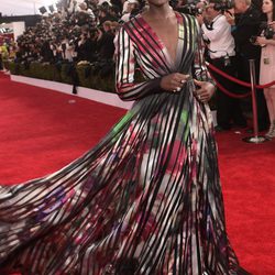 Lupita Nyong'o en la alfombra roja de los Screen Actors Guild Awards 2015