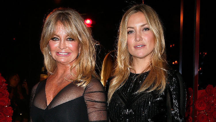 Goldie Hawn y Kate Hudson en la fiesta Versace de la Semana de la Alta Costura de París primavera/verano 2015