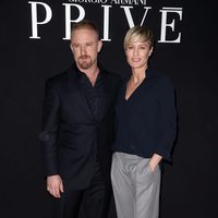 Robin Wright y Ben Foster en el desfile de Armani en la Semana de la Alta Costura primavera/verano 2015