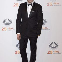 Miguel Ángel Silvestre en la fiesta del 25 aniversario de Antena 3 