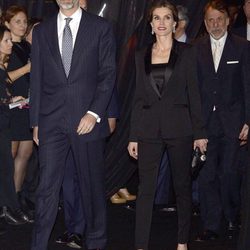 Los Reyes Felipe y Letizia llegando a la fiesta del 25 aniversario de Antena 3